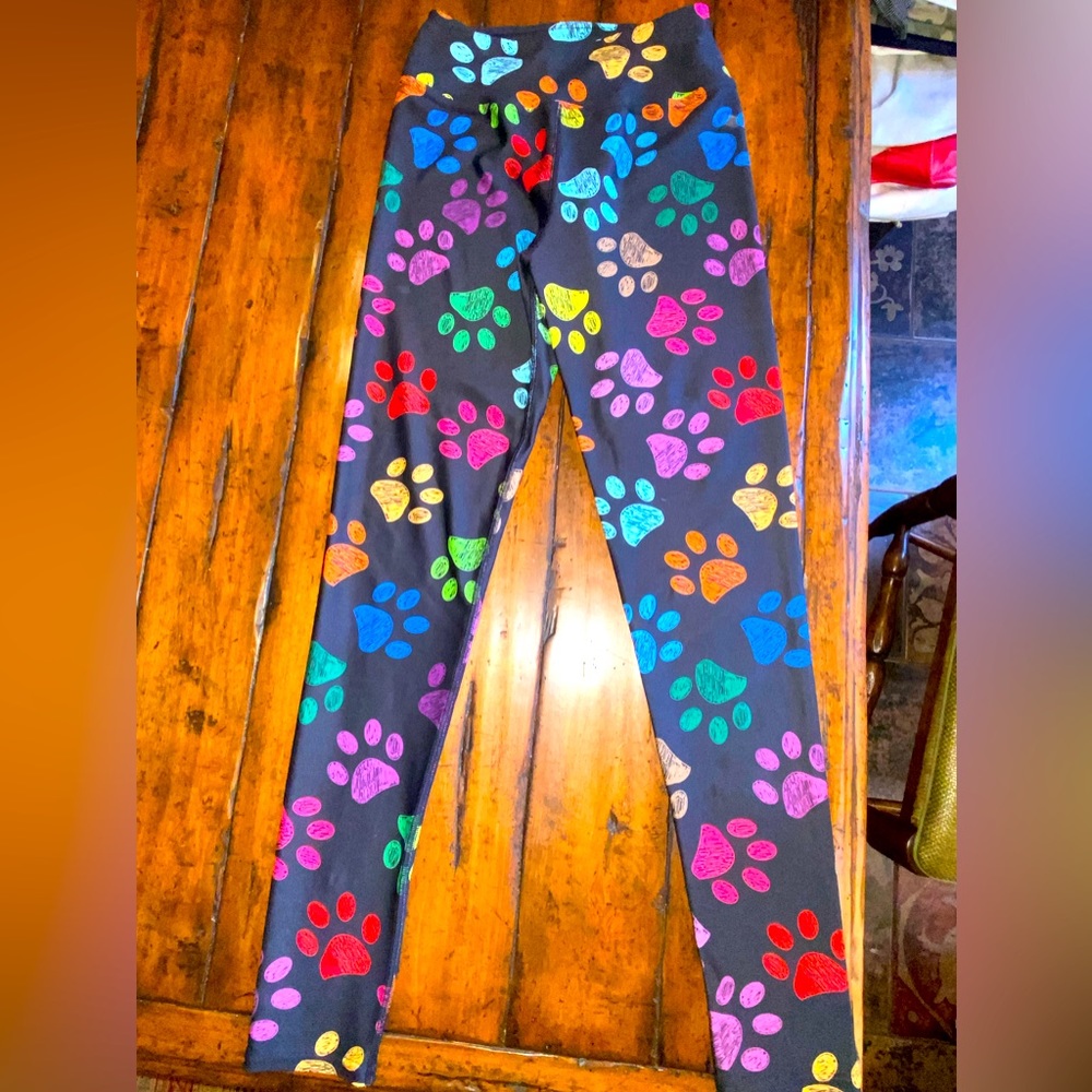 Fiercepulse paw print leggings